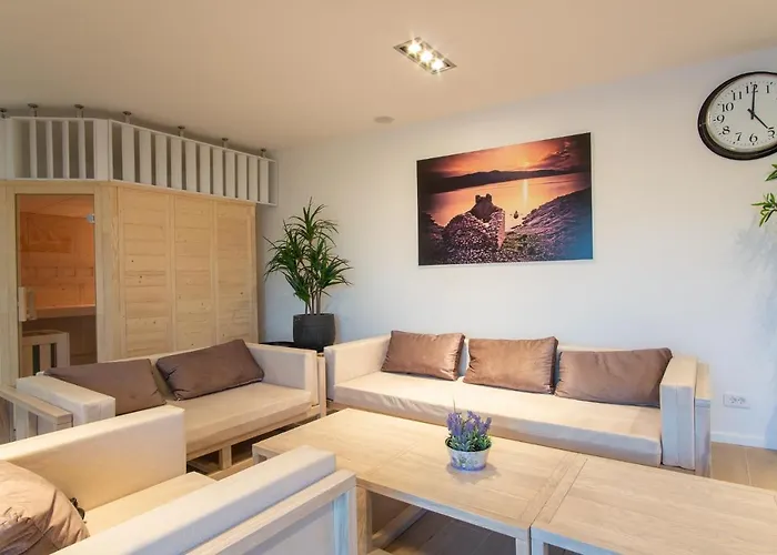 Perla Nera & Nevera By Pag Tours Vila *