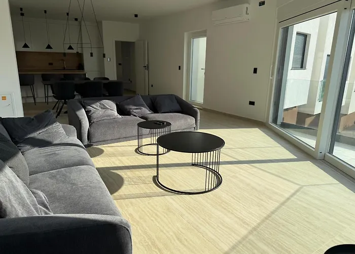 Perla Nera & Nevera By Pag Tours * Stan Trigraci