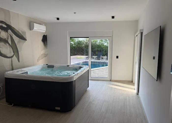 Vila Perla Nera & Nevera By Pag Tours Stan Trigraci