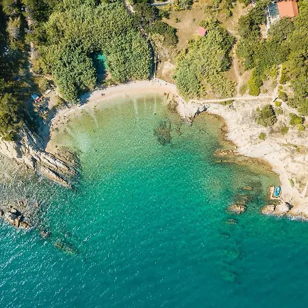 Perla Nera & Nevera By Pag Tours * Stan Trigraci