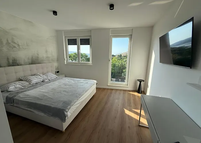 Perla Nera & Nevera By Pag Tours * Stan Trigraci