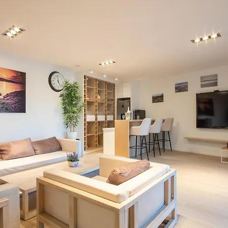 Perla Nera & Nevera By Pag Tours Stan Trigraci