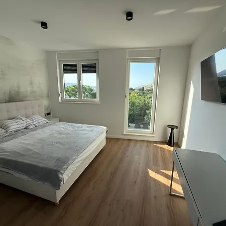 Perla Nera & Nevera By Pag Tours * Stan Trigraci