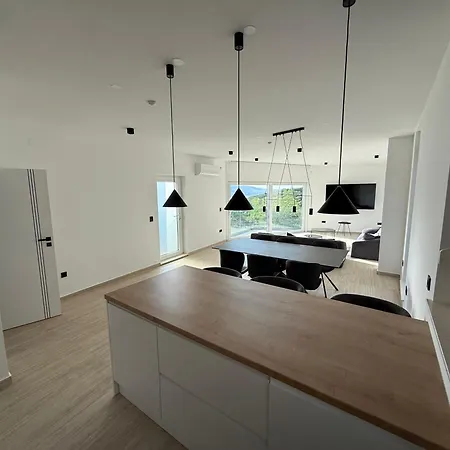 Perla Nera & Nevera By Pag Tours Stan Trigraci